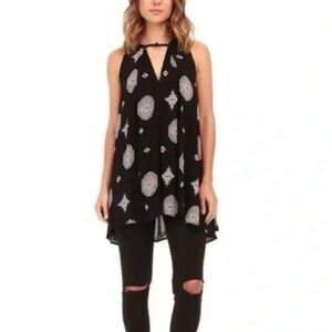 Free People S/P (M) oversized black floral mini asymmetrical pockets swing dress